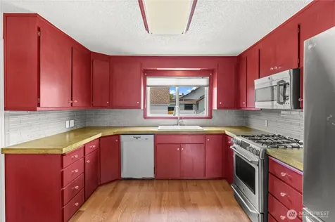 926 6th Avenue SW Puyallup WA 98371