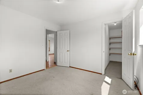 926 6th Avenue SW Puyallup WA 98371