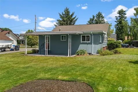 926 6th Avenue SW Puyallup WA 98371
