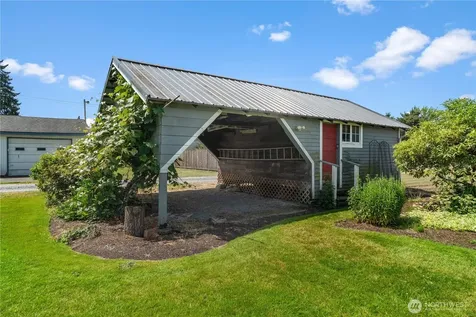 926 6th Avenue SW Puyallup WA 98371