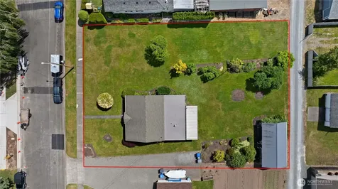 926 6th Avenue SW Puyallup WA 98371