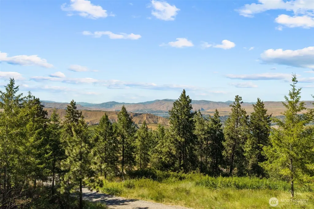 5579 Big Springs Ranch Road Wenatchee WA 98801