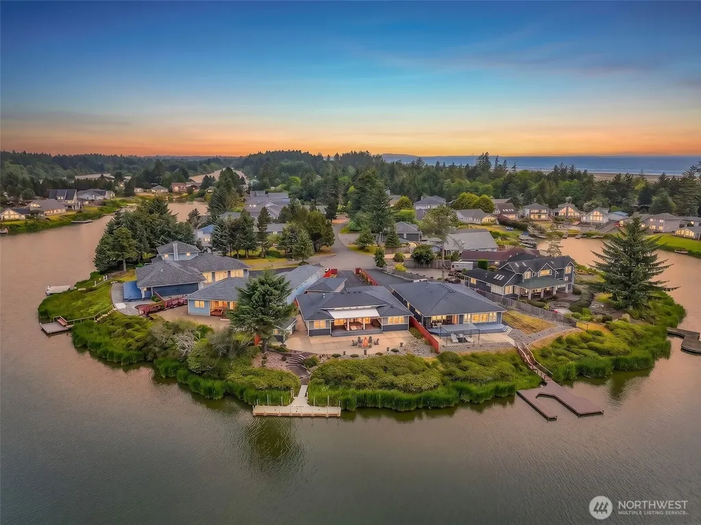 399 Eagle Nest Court SE Ocean Shores WA 98569