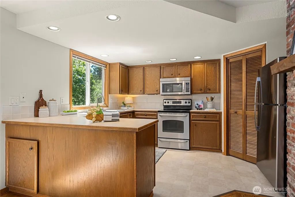 1214 276th Street E Spanaway WA 98387