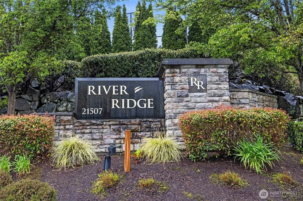 21507 42nd Avenue S Seatac WA 98198