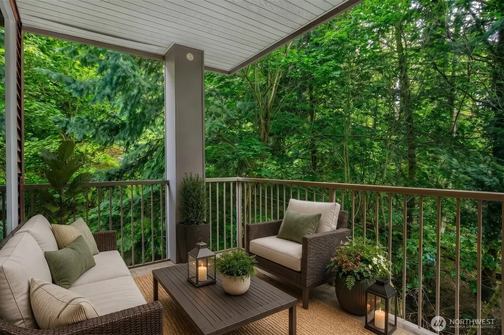 21507 42nd Avenue S Seatac WA 98198