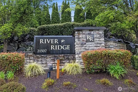 21507 42nd Avenue S Seatac WA 98198