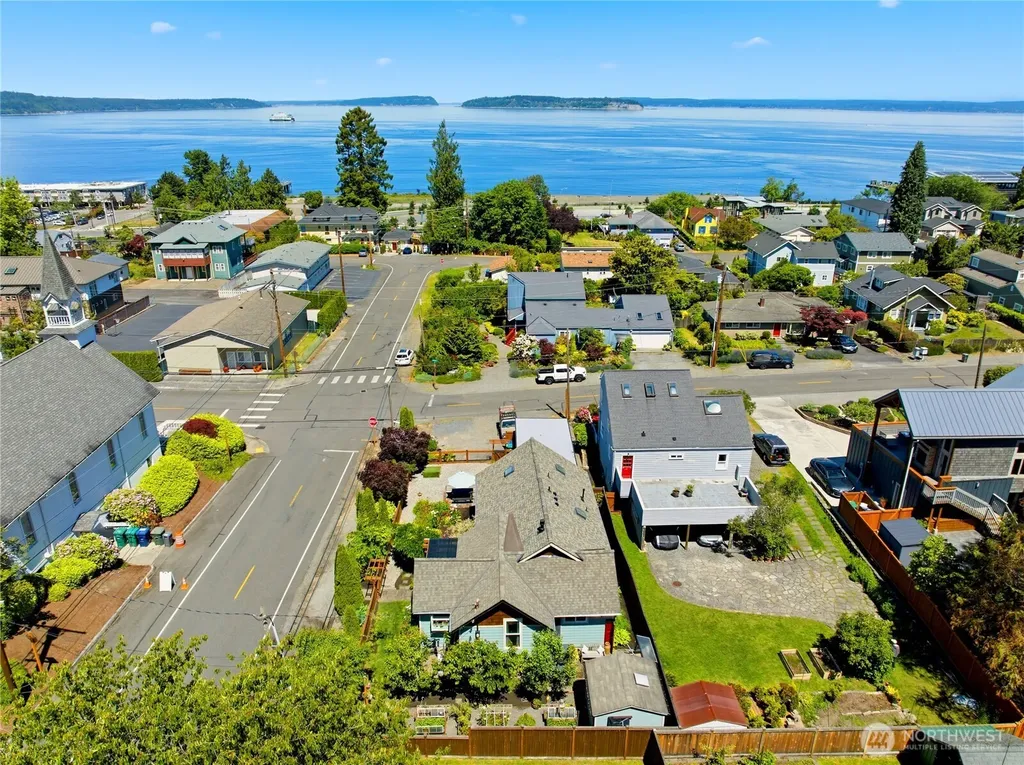 308 Loveland Avenue Mukilteo WA 98275