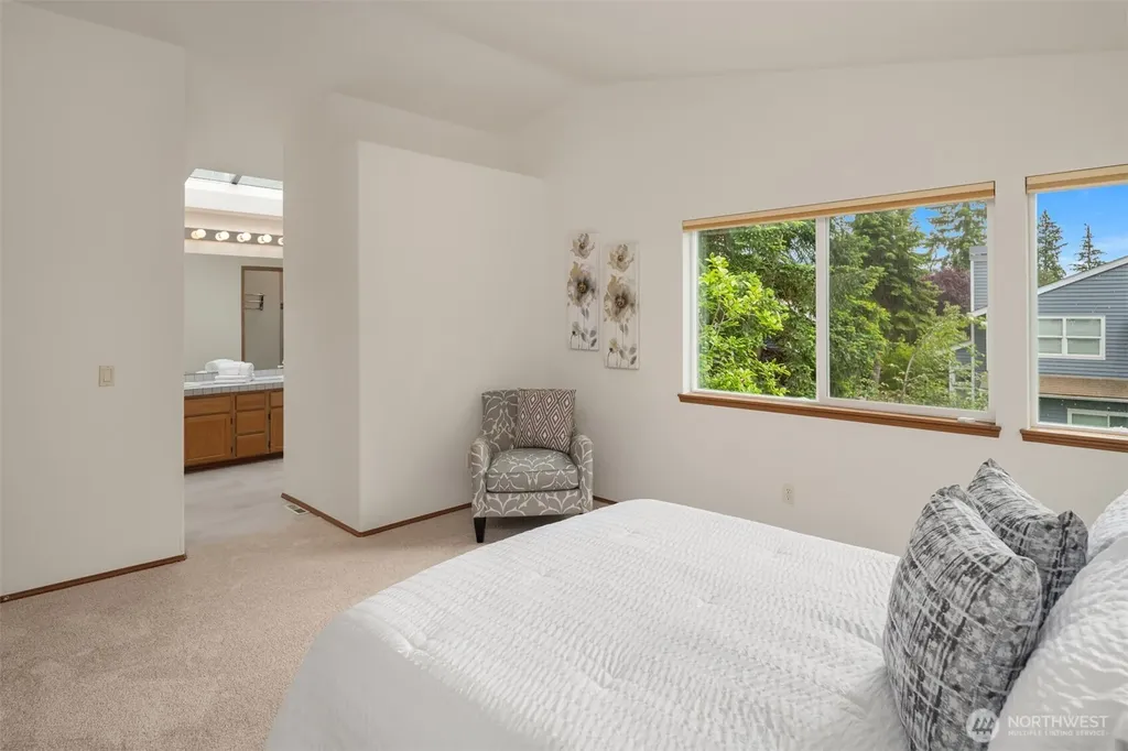 24213 SE 38th Place Sammamish WA 98029