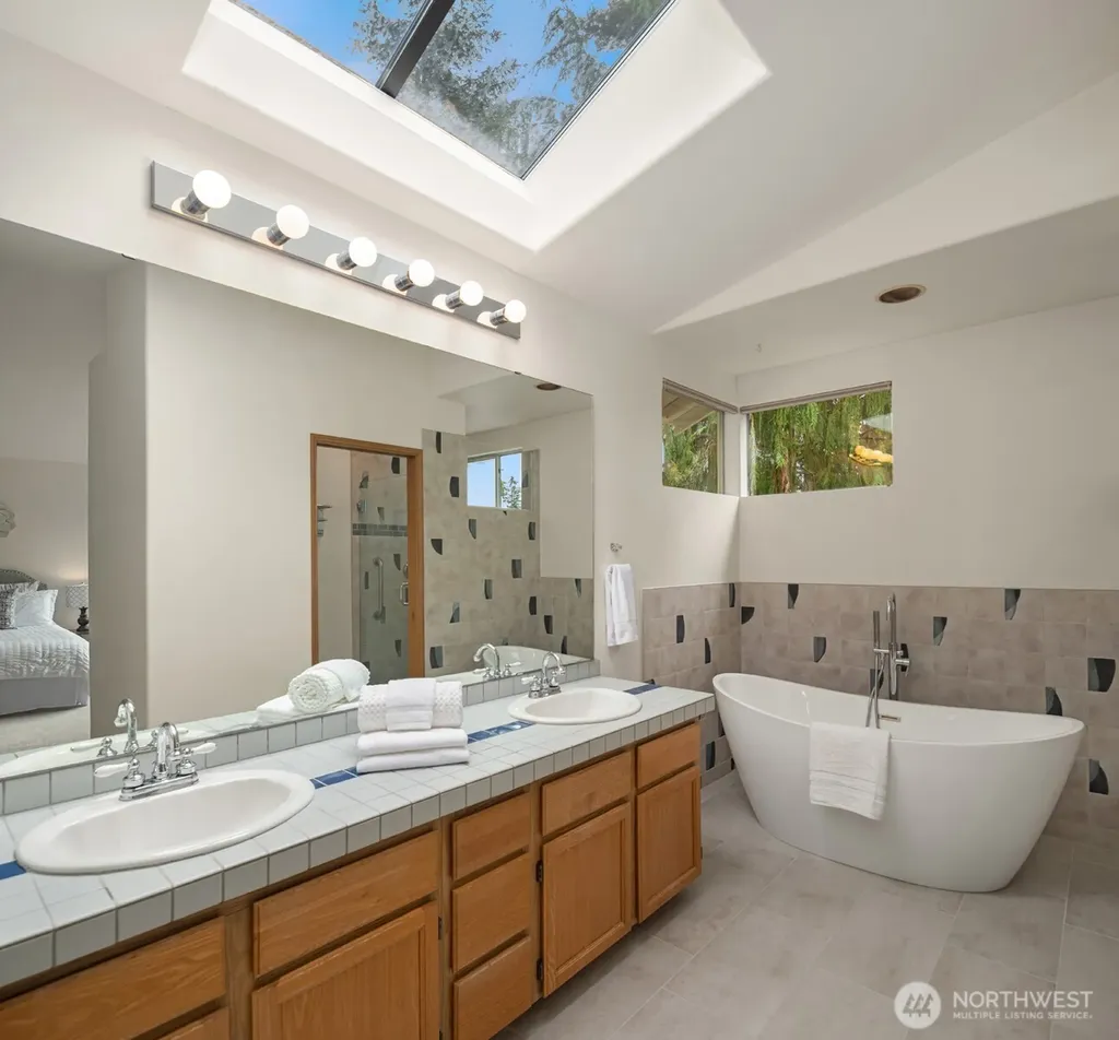 24213 SE 38th Place Sammamish WA 98029