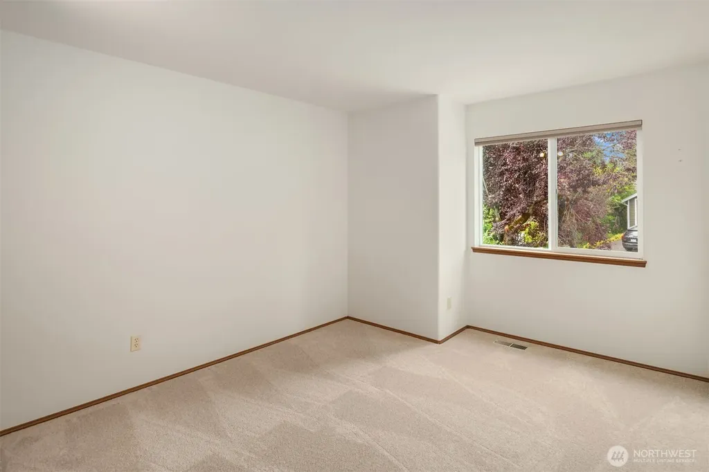 24213 SE 38th Place Sammamish WA 98029