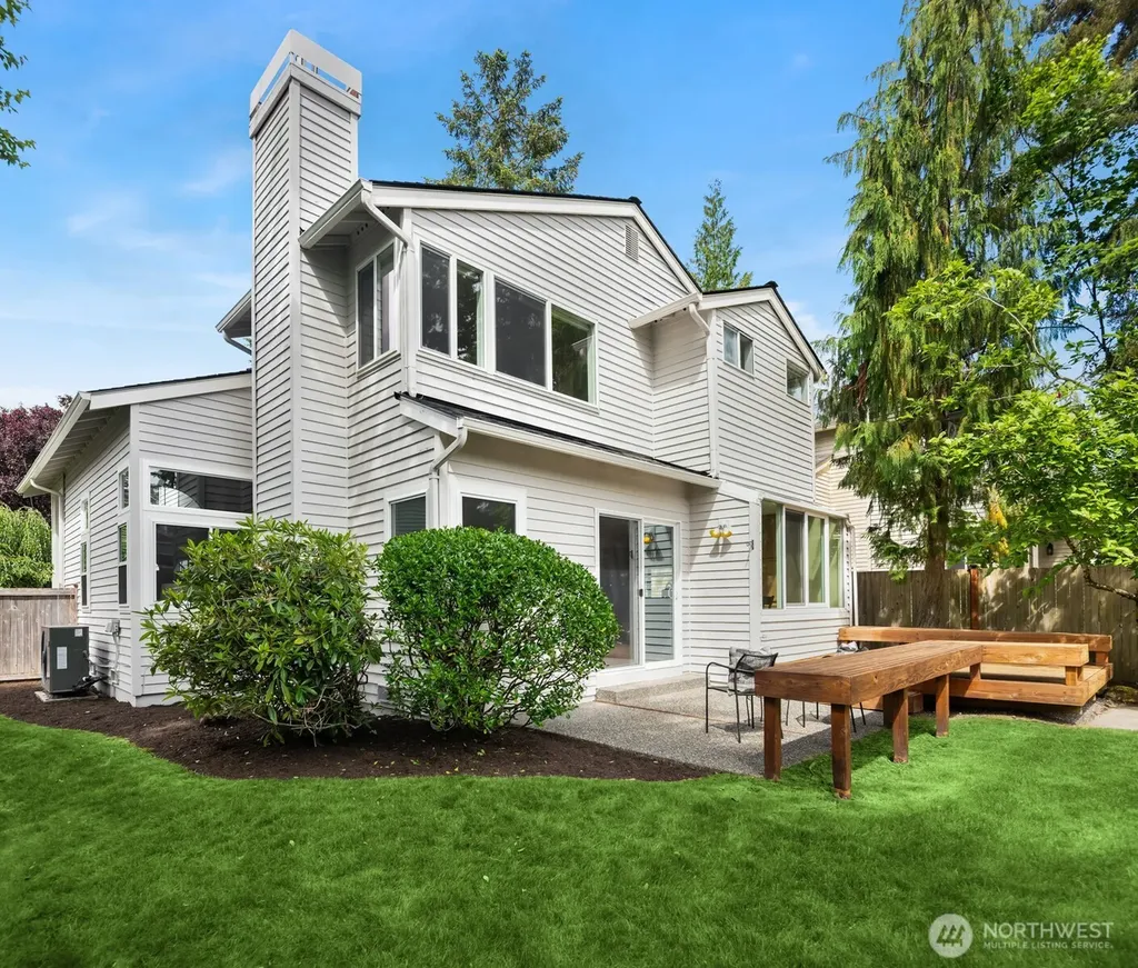 24213 SE 38th Place Sammamish WA 98029