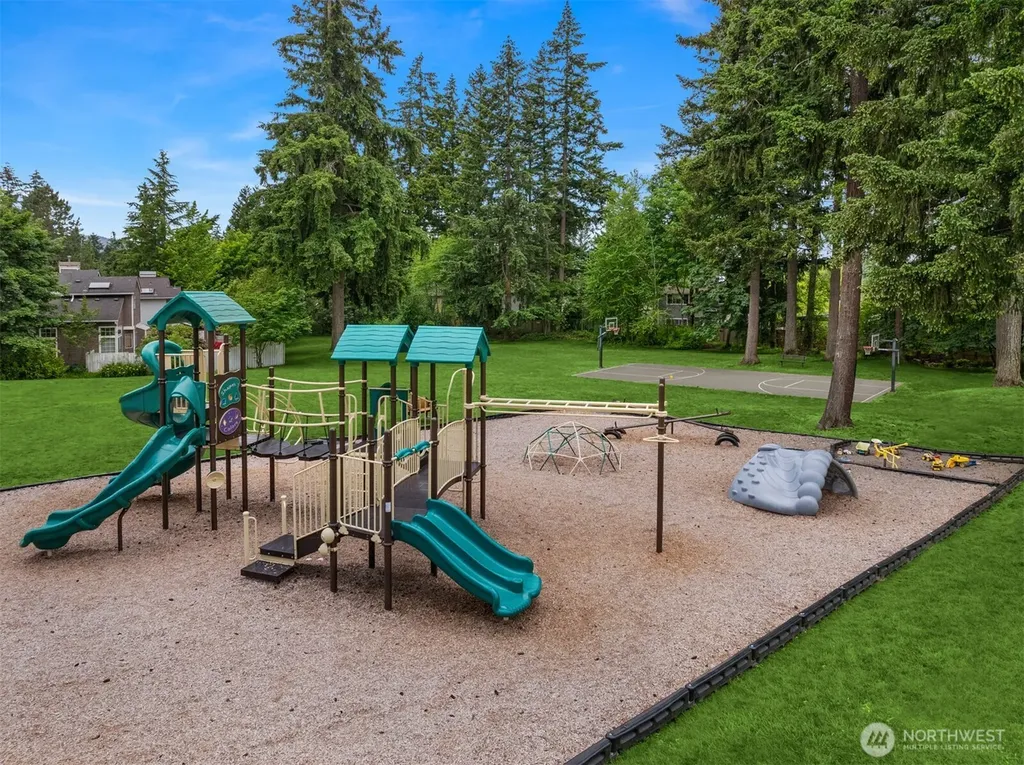 24213 SE 38th Place Sammamish WA 98029