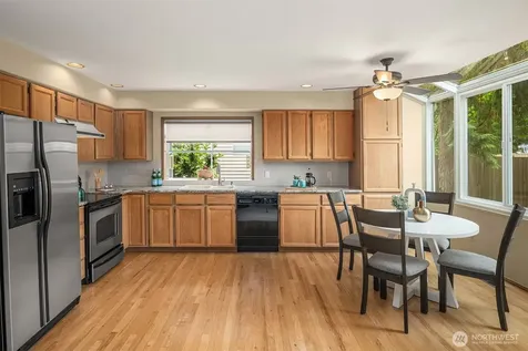 24213 SE 38th Place Sammamish WA 98029