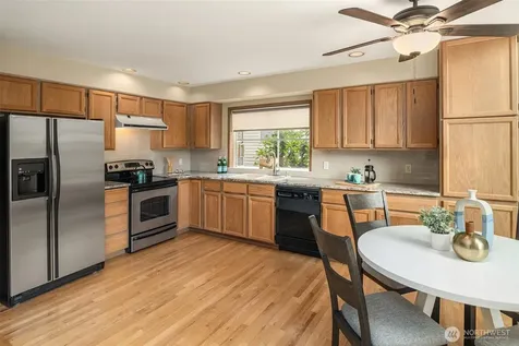 24213 SE 38th Place Sammamish WA 98029