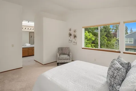 24213 SE 38th Place Sammamish WA 98029