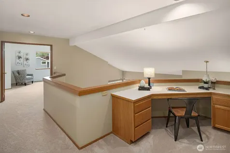 24213 SE 38th Place Sammamish WA 98029