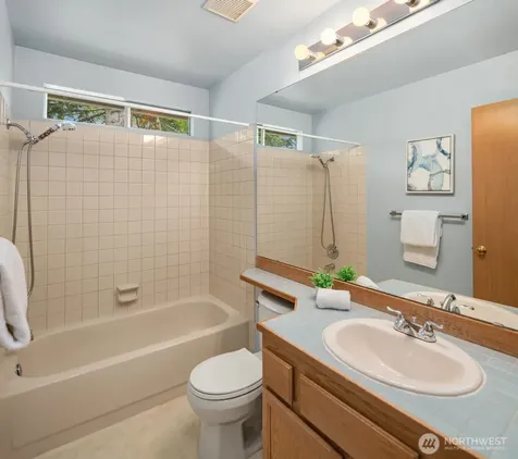 24213 SE 38th Place Sammamish WA 98029