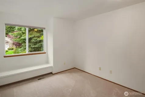 24213 SE 38th Place Sammamish WA 98029