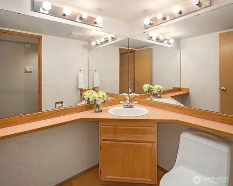 24213 SE 38th Place Sammamish WA 98029