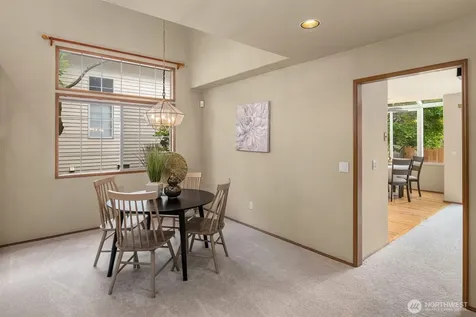 24213 SE 38th Place Sammamish WA 98029