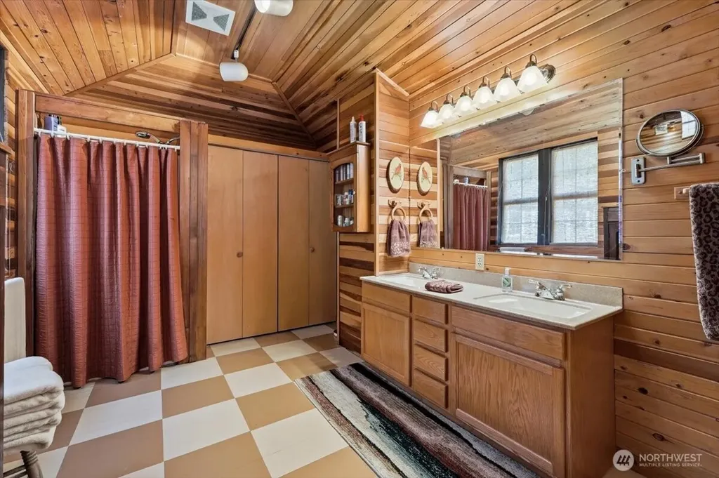 15137 S Lakeshore Road Chelan WA 98816
