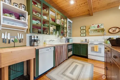 15137 S Lakeshore Road Chelan WA 98816