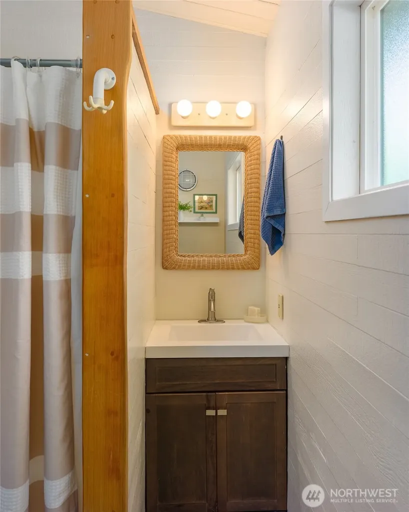 331 Nelson Lane Lopez Island WA 98261
