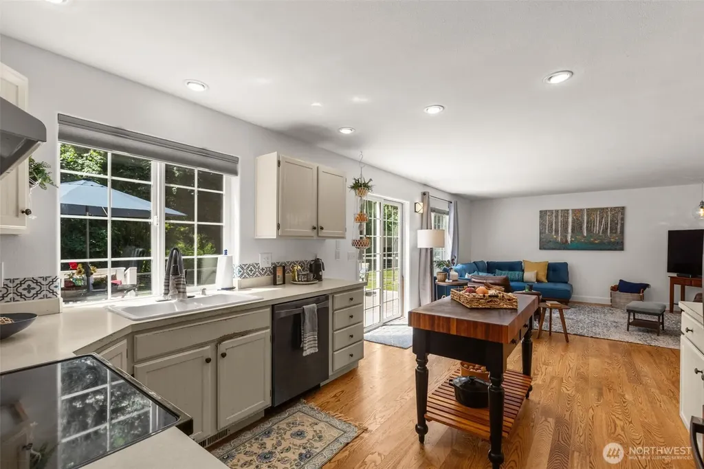 1323 105th Lane SE Olympia WA 98501