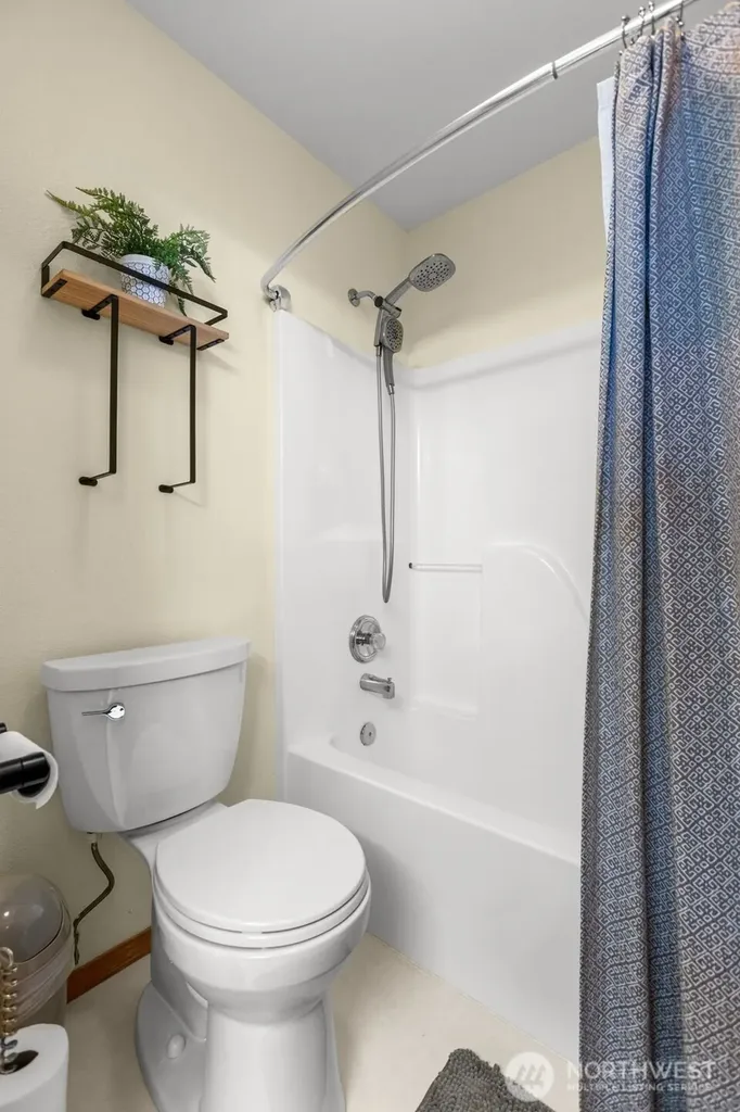 1323 105th Lane SE Olympia WA 98501