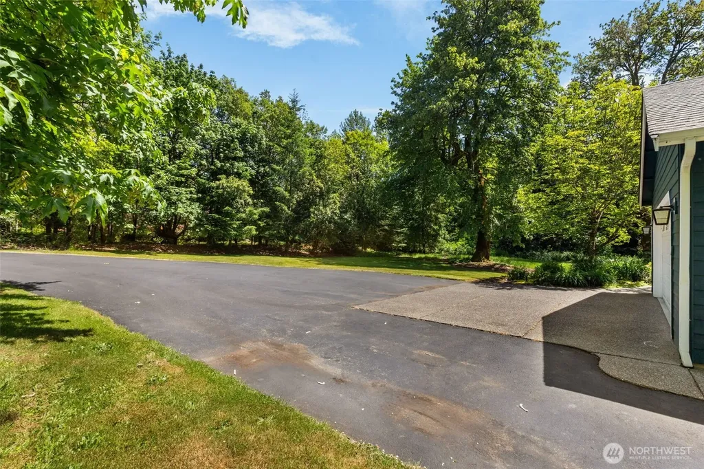 1323 105th Lane SE Olympia WA 98501