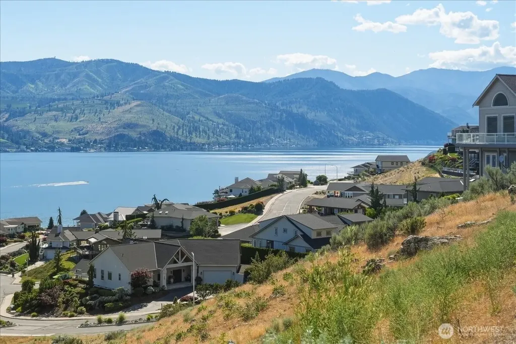 128 Crystal Crest Drive Chelan WA 98816