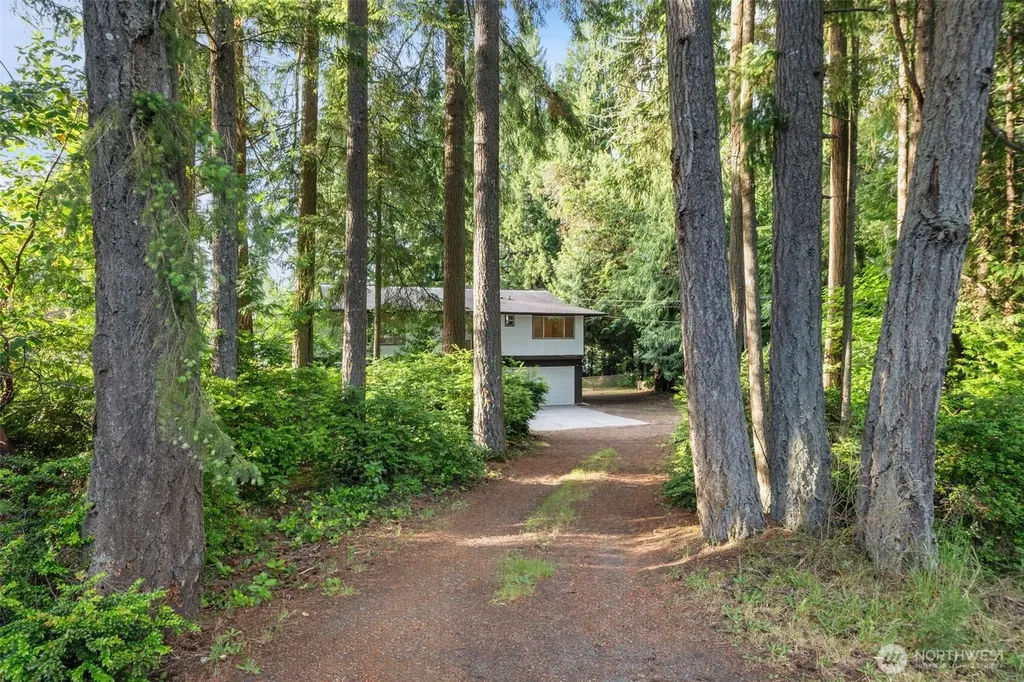 8785 SE Sedgwick Road Port Orchard WA 98366