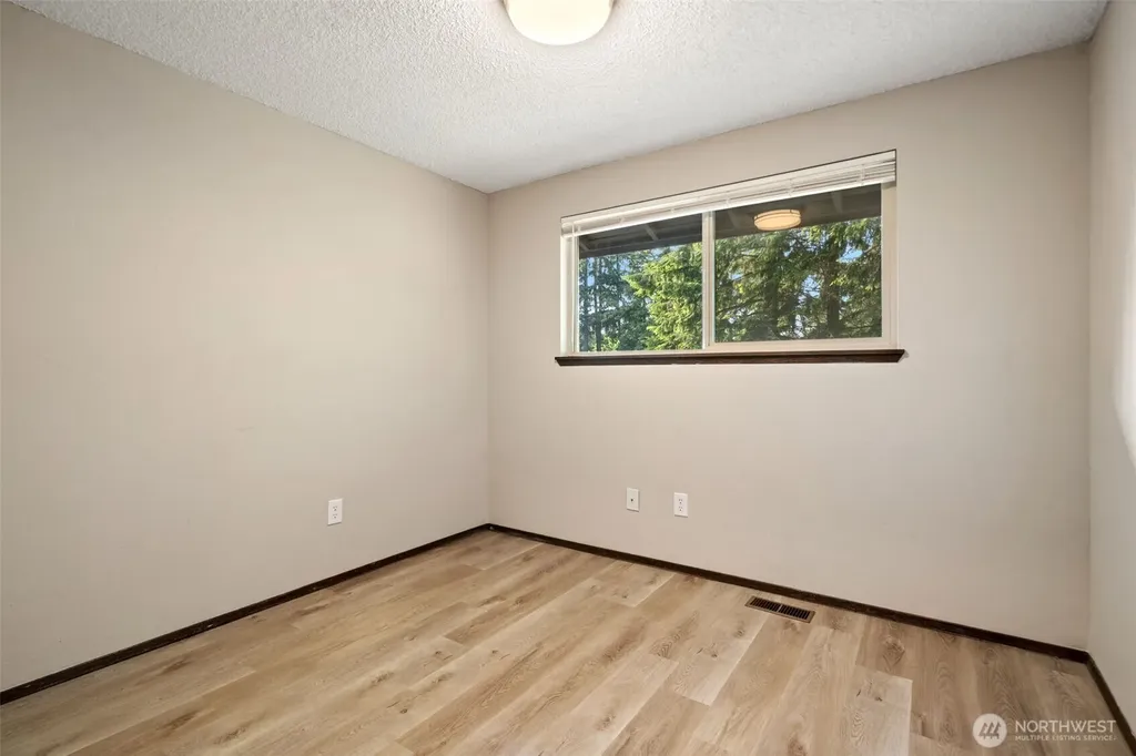 8785 SE Sedgwick Road Port Orchard WA 98366