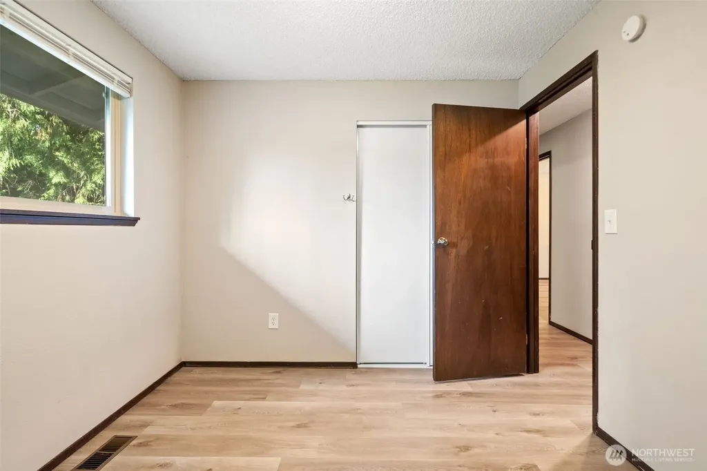 8785 SE Sedgwick Road Port Orchard WA 98366