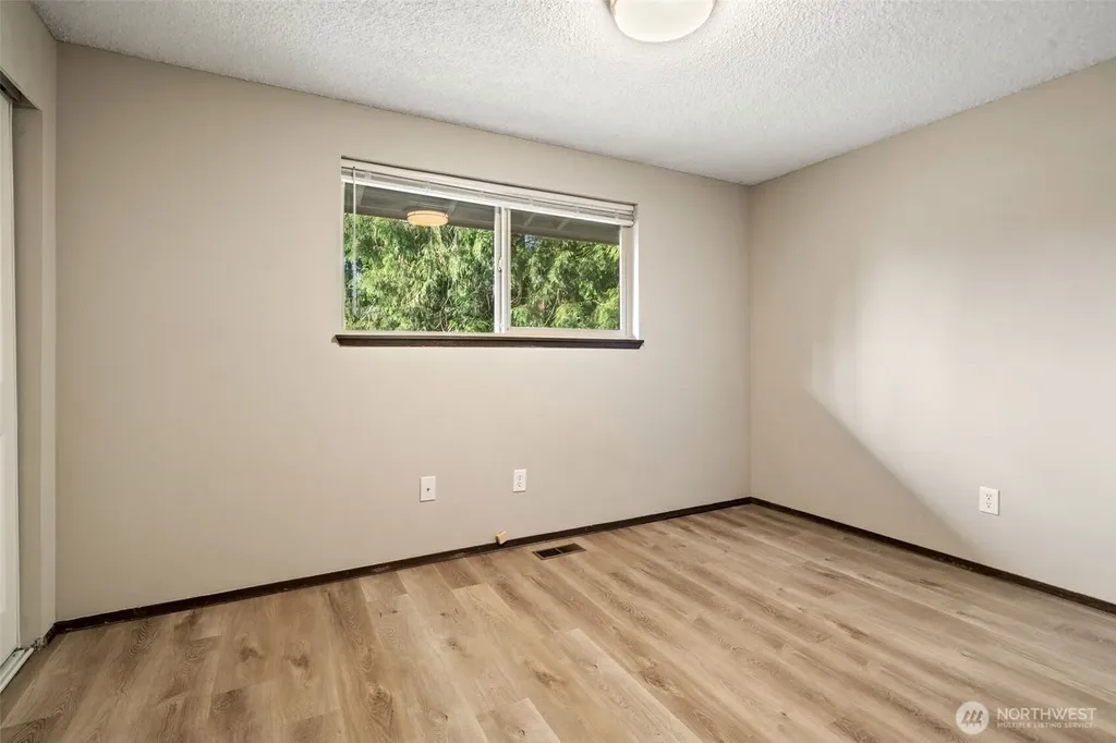 8785 SE Sedgwick Road Port Orchard WA 98366