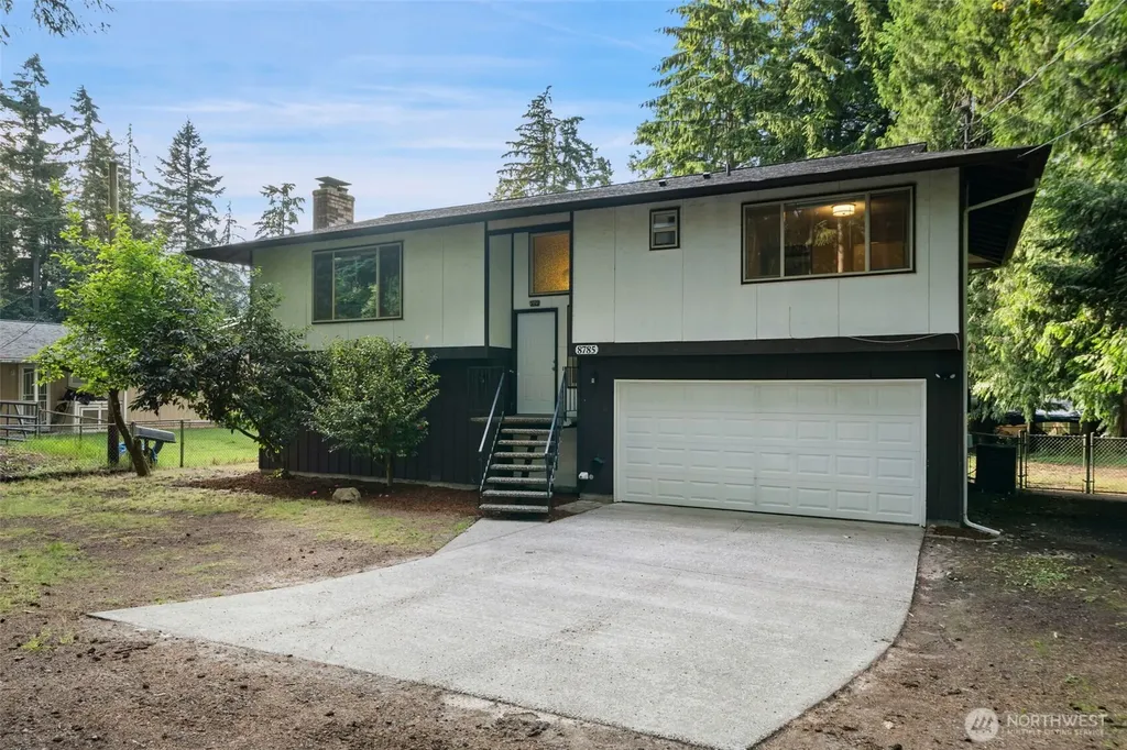 8785 SE Sedgwick Road Port Orchard WA 98366