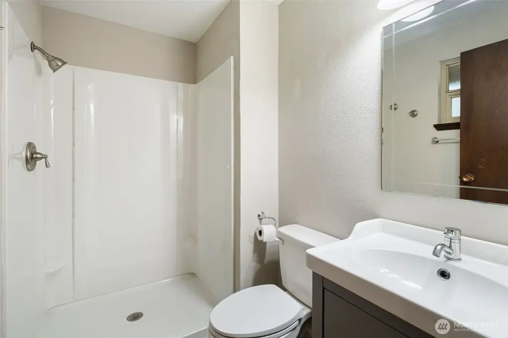 8785 SE Sedgwick Road Port Orchard WA 98366