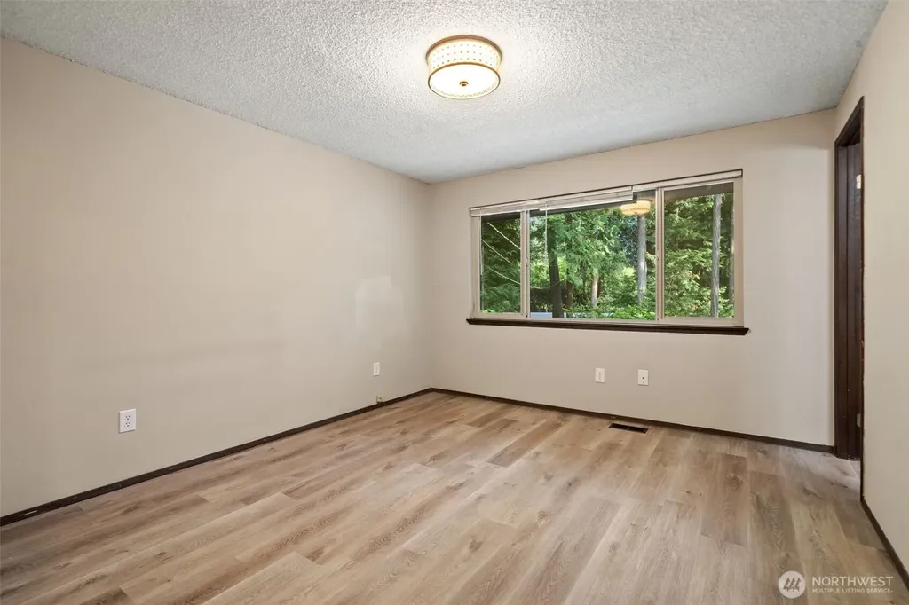 8785 SE Sedgwick Road Port Orchard WA 98366