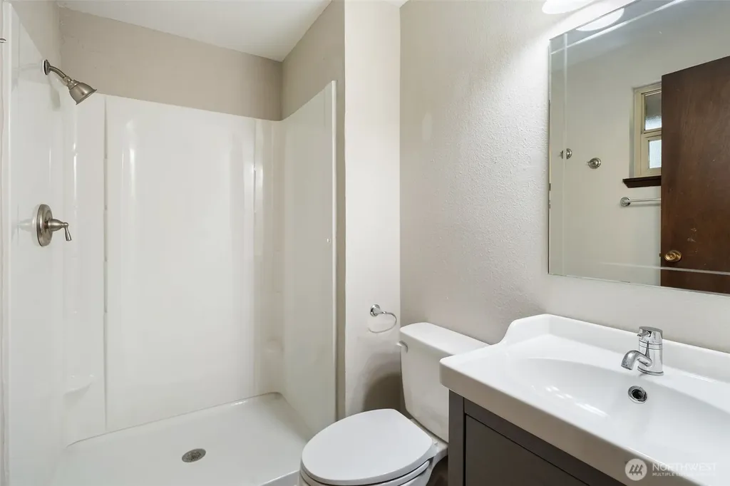 8785 SE Sedgwick Road Port Orchard WA 98366
