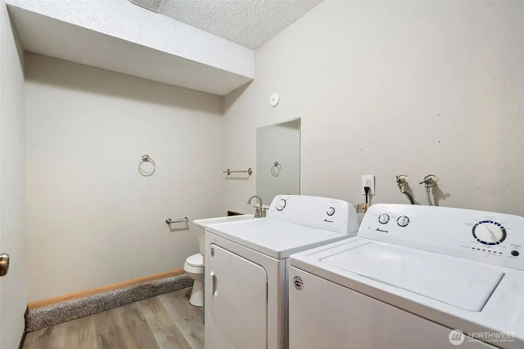 8785 SE Sedgwick Road Port Orchard WA 98366