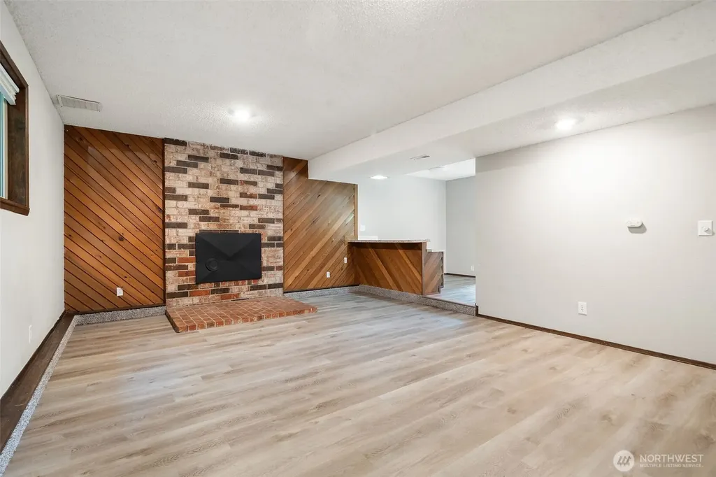 8785 SE Sedgwick Road Port Orchard WA 98366