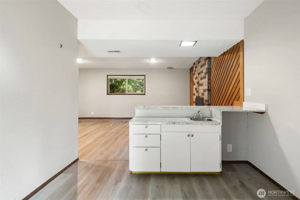 8785 SE Sedgwick Road Port Orchard WA 98366