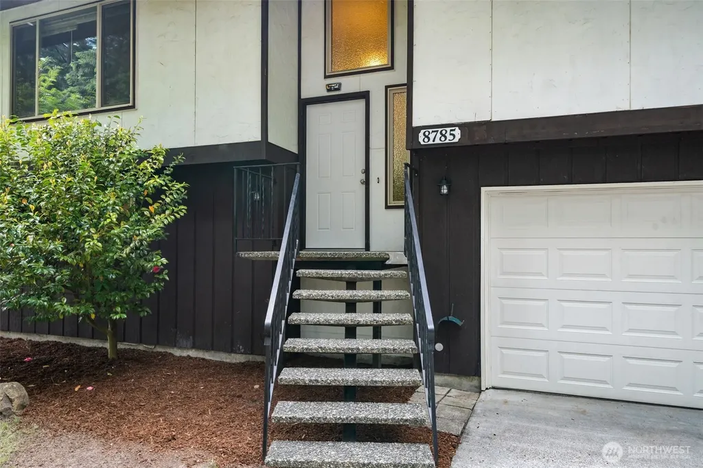 8785 SE Sedgwick Road Port Orchard WA 98366