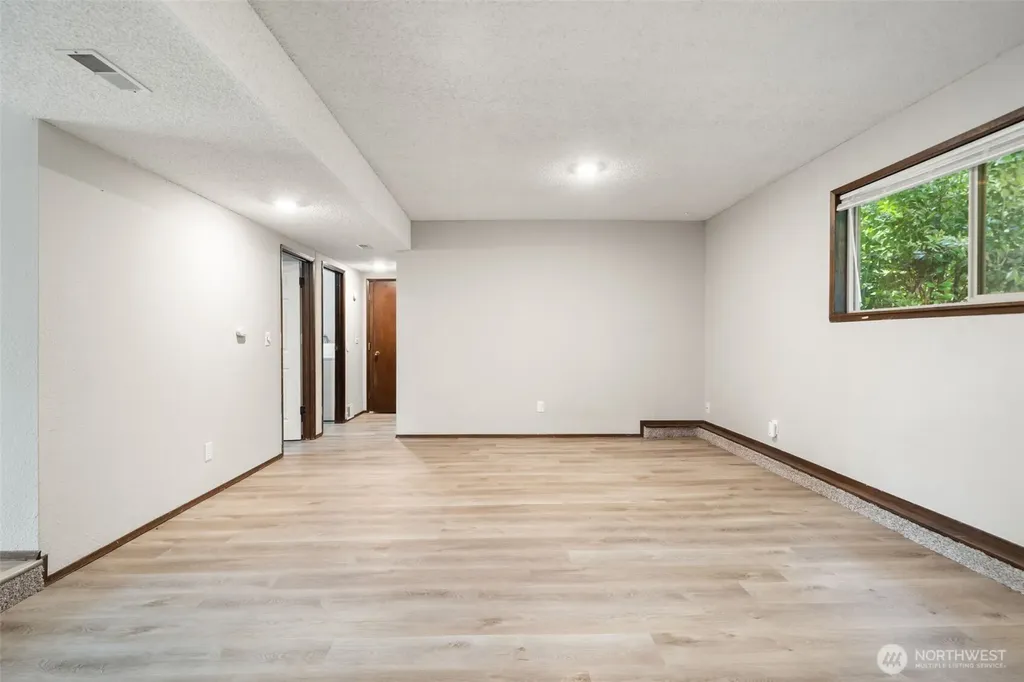 8785 SE Sedgwick Road Port Orchard WA 98366