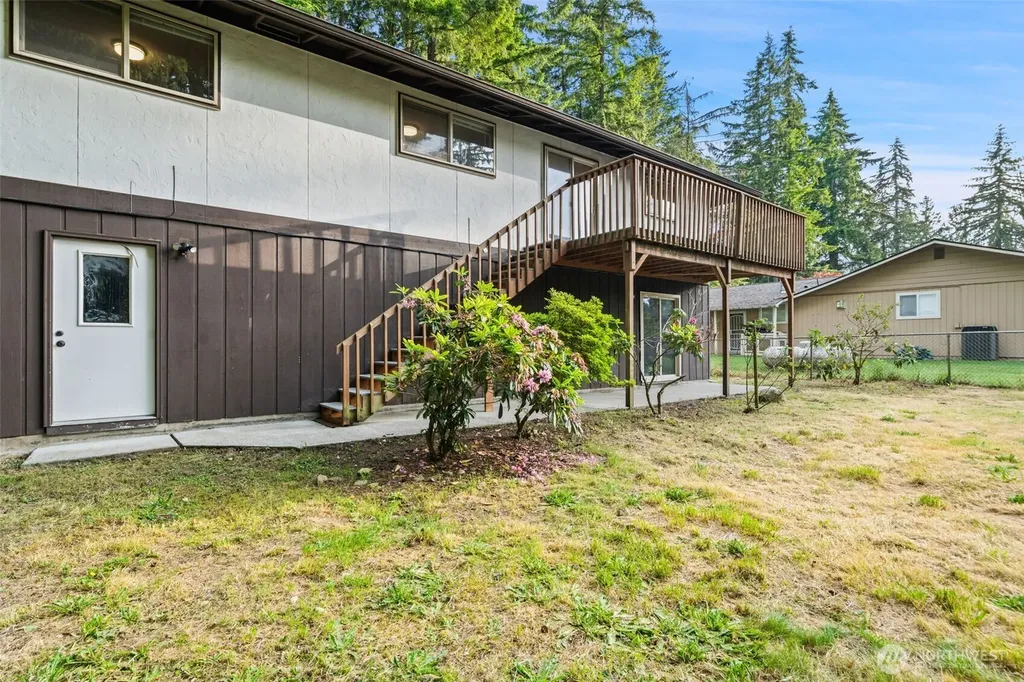 8785 SE Sedgwick Road Port Orchard WA 98366