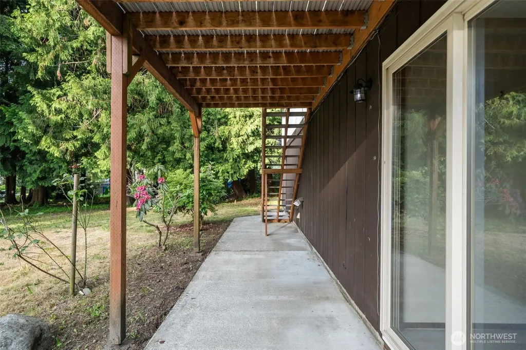 8785 SE Sedgwick Road Port Orchard WA 98366
