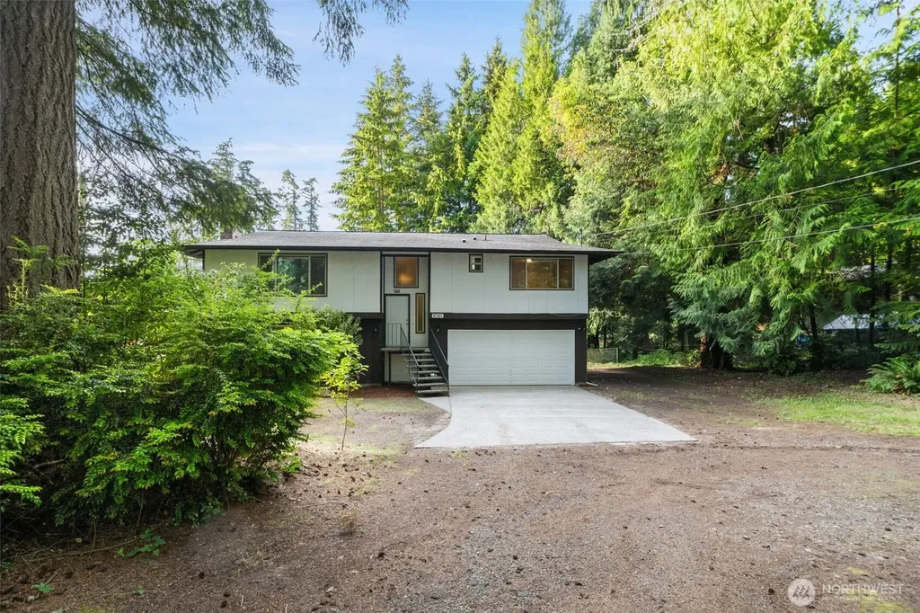 8785 SE Sedgwick Road Port Orchard WA 98366