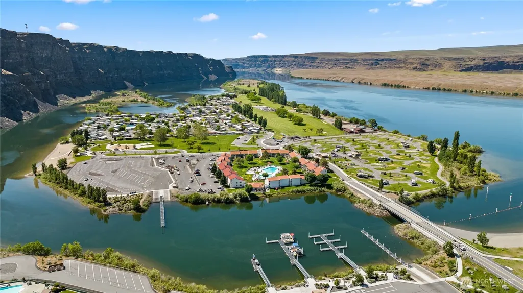 8903 Crescent Bar Road NW Quincy WA 98848