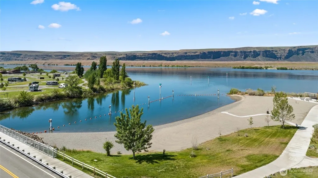 8903 Crescent Bar Road NW Quincy WA 98848
